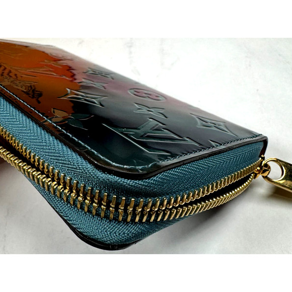 Collector piece 2020 LV limited Valentines Monogram Wallet full inclusion - Picture 7 of 12